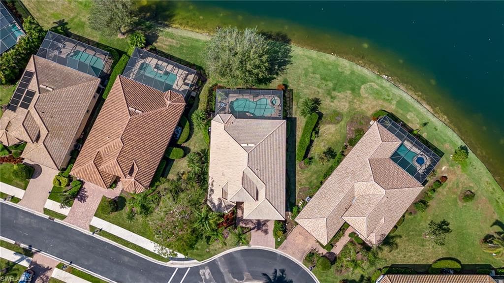 6173 Dogleg Dr, Naples, FL 34113-33
