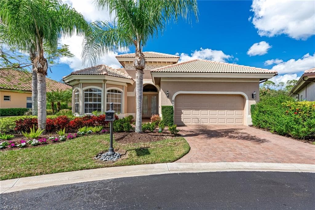 6173 Dogleg Dr, Naples, FL 34113-3