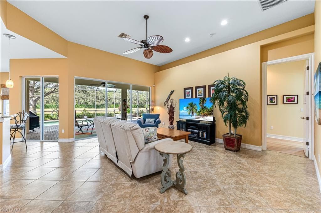 6173 Dogleg Dr, Naples, FL 34113-4