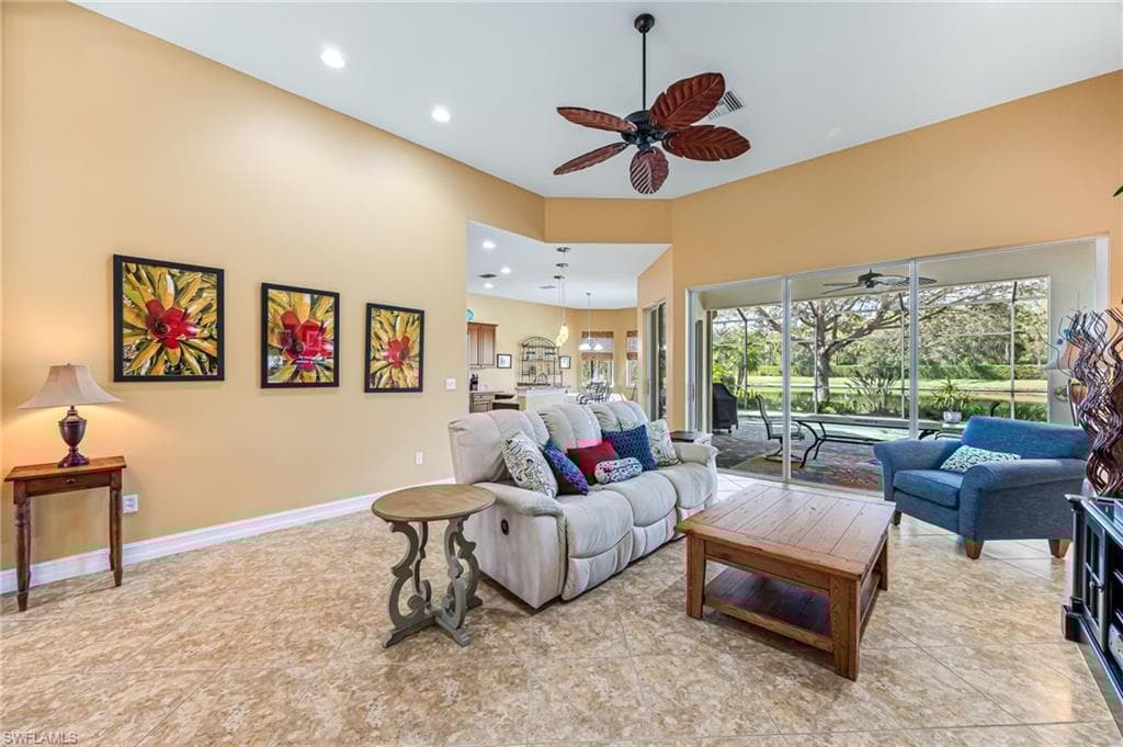 6173 Dogleg Dr, Naples, FL 34113-5