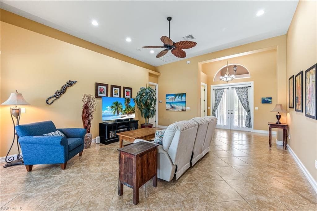 6173 Dogleg Dr, Naples, FL 34113-6