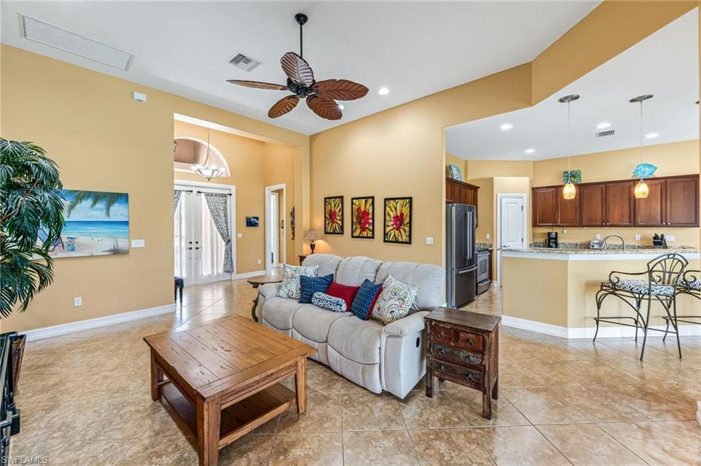 6173 Dogleg Dr, Naples, FL 34113-7