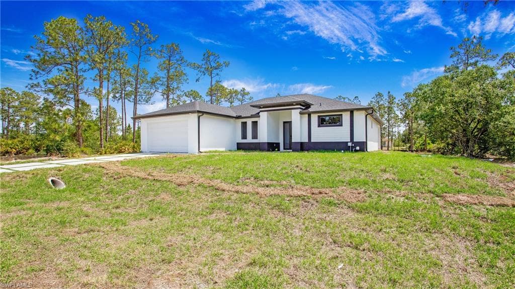 1420 Poinsettia Ave, Lehigh Acres, FL 33972-4
