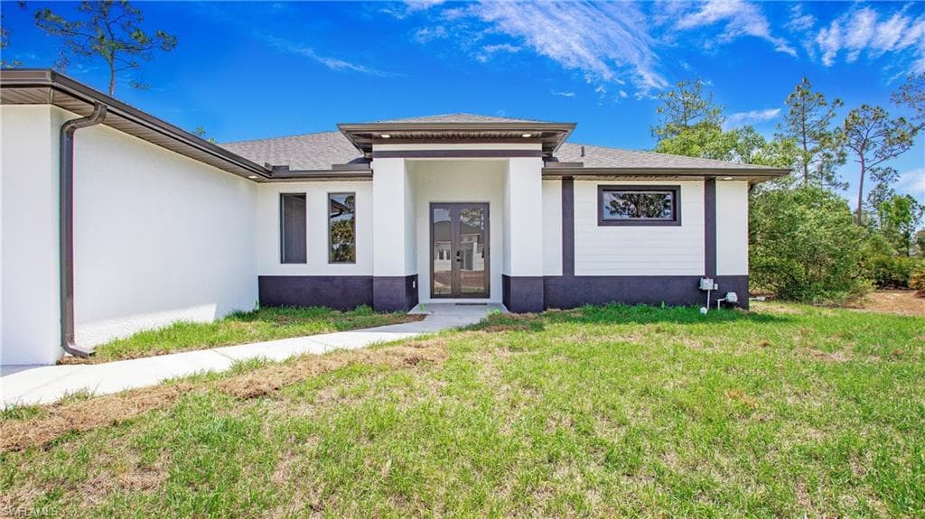 1420 Poinsettia Ave, Lehigh Acres, FL 33972-5