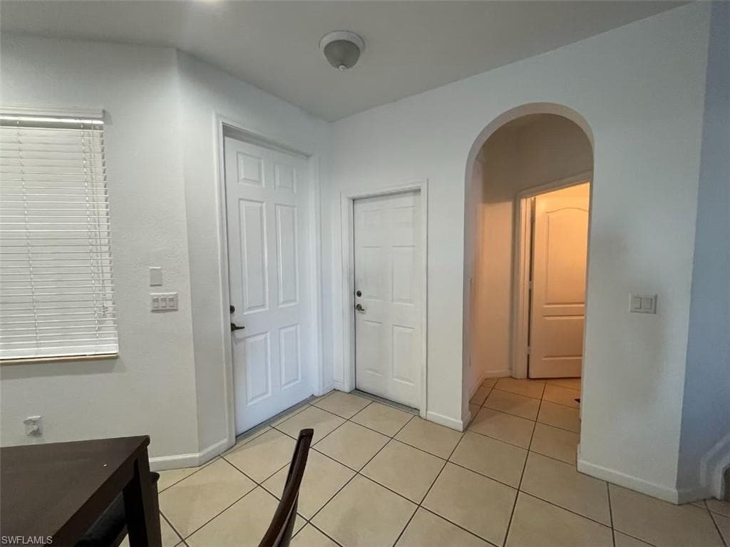 7029 Ambrosia Ln 604, Naples, FL 34119-1