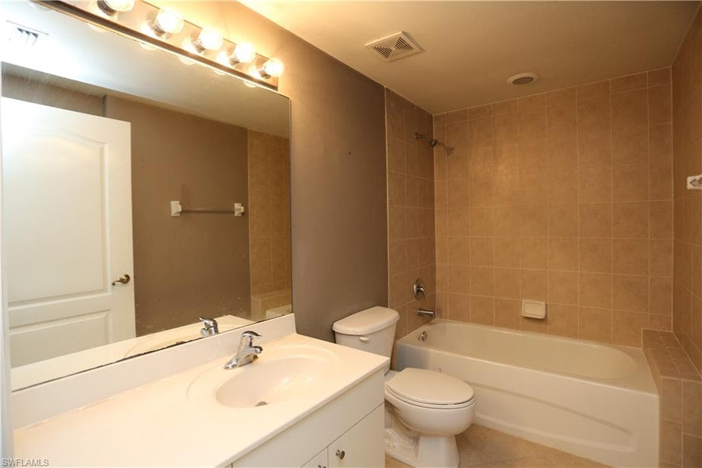 7811 Regal Heron Cir 4-204, Naples, FL 34104-26