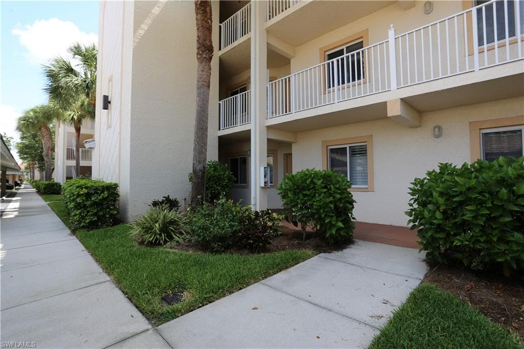 7811 Regal Heron Cir 4-204, Naples, FL 34104-2