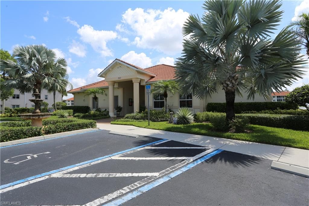 7811 Regal Heron Cir 4-204, Naples, FL 34104-37