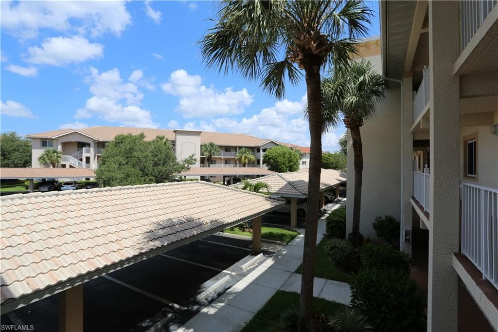 7811 Regal Heron Cir 4-204, Naples, FL 34104-4