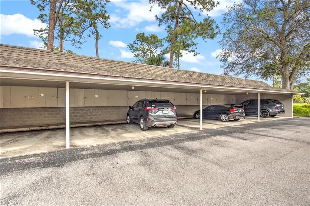 5773 Gage Ln B-101, Naples, FL 34113-33