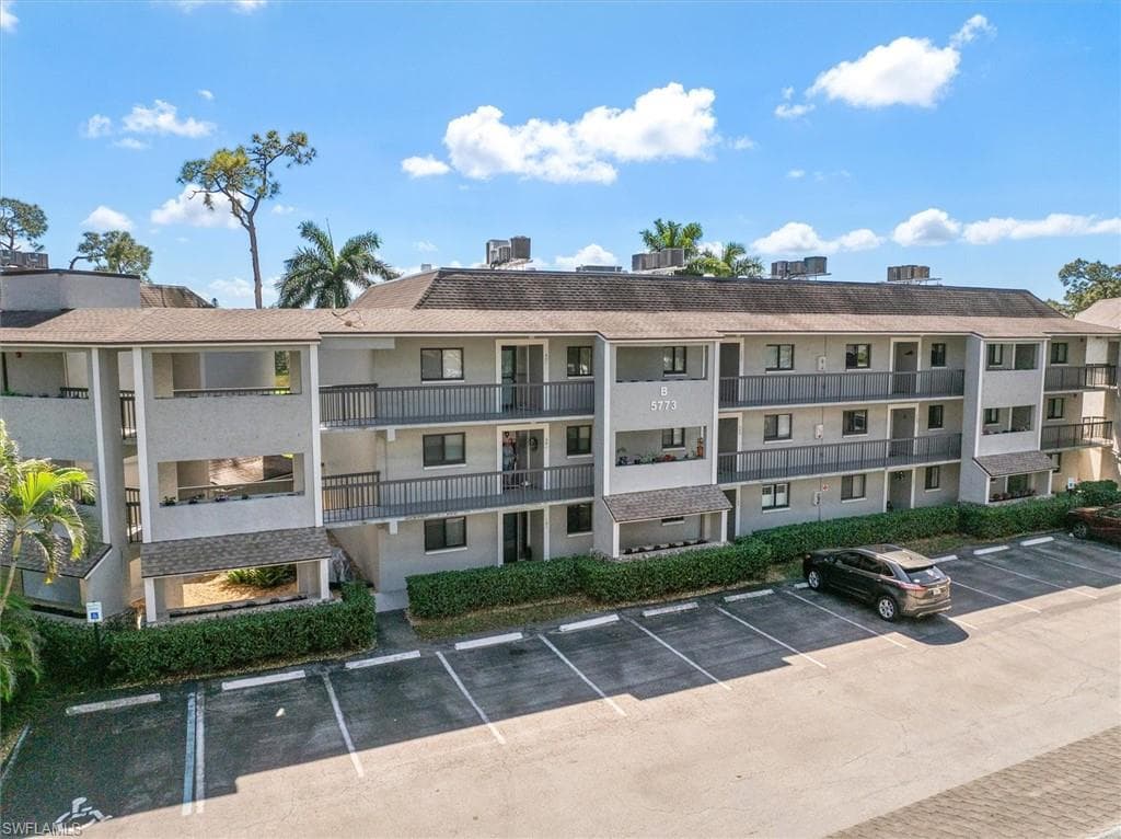 5773 Gage Ln B-101, Naples, FL 34113-3