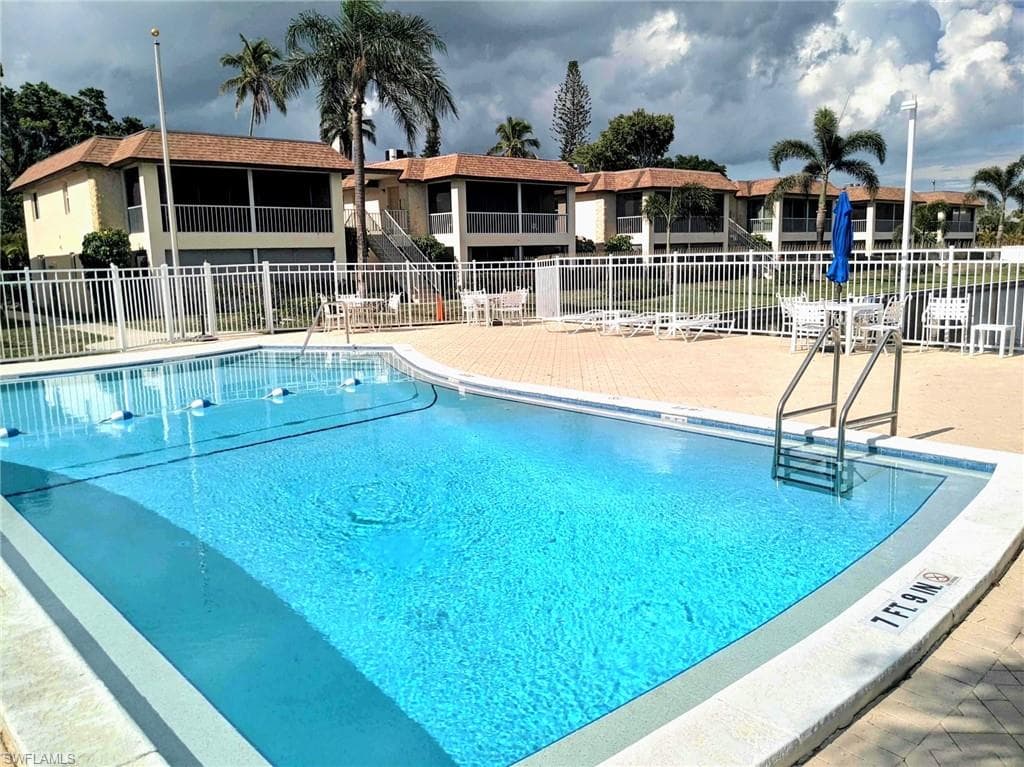 1155 Sandpiper St A7, Naples, FL 34102-24