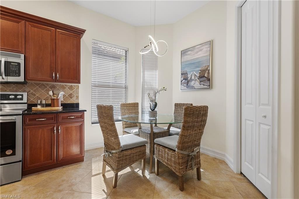 7393 Moorgate Point Way, Naples, FL 34113-12
