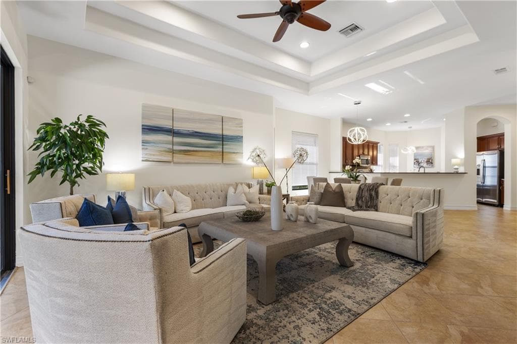 7393 Moorgate Point Way, Naples, FL 34113-3