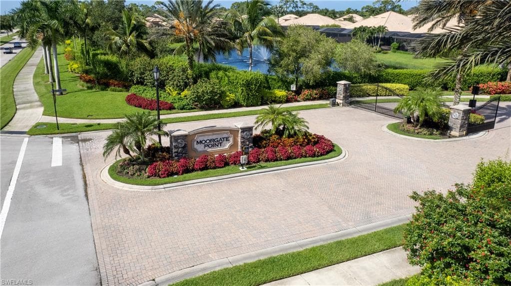 7393 Moorgate Point Way, Naples, FL 34113-41