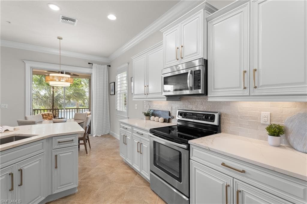 9557 Ironstone Ter 202, Naples, FL 34120-9