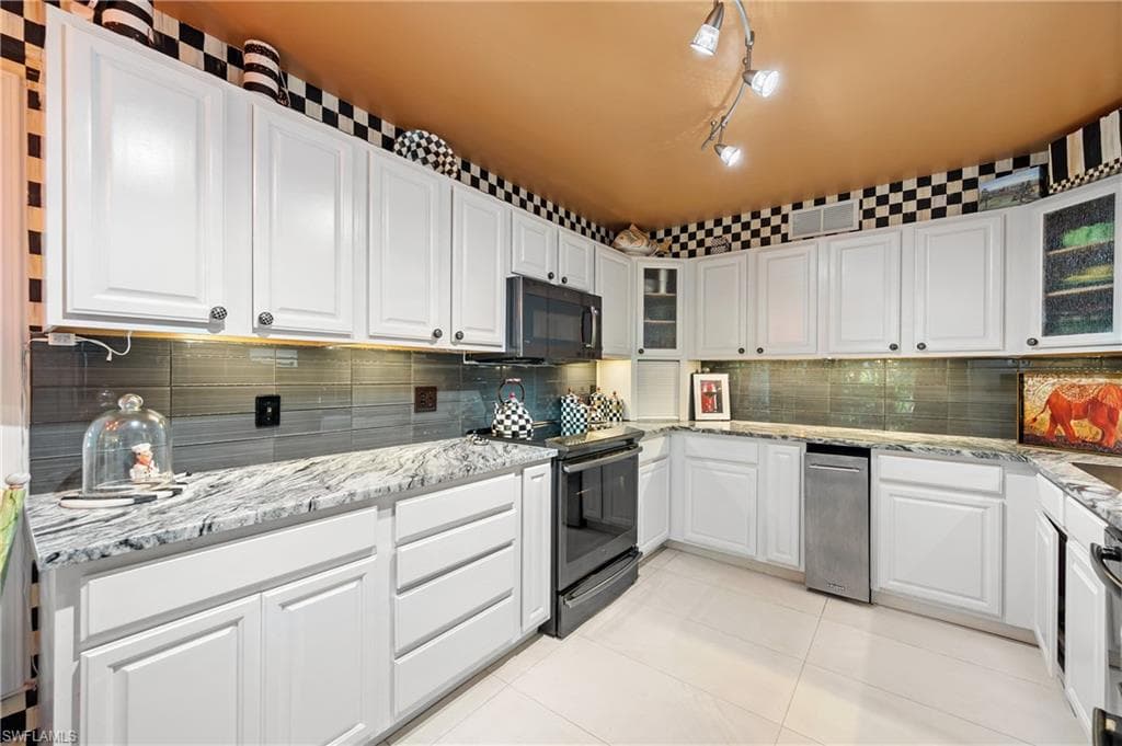 104 Wilderness Dr J-138, Naples, FL 34105-6