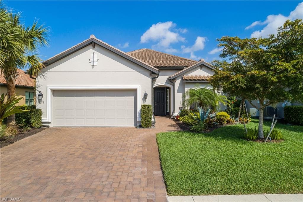 19728 Estero Pointe Ln, Fort Myers, FL 33908-4