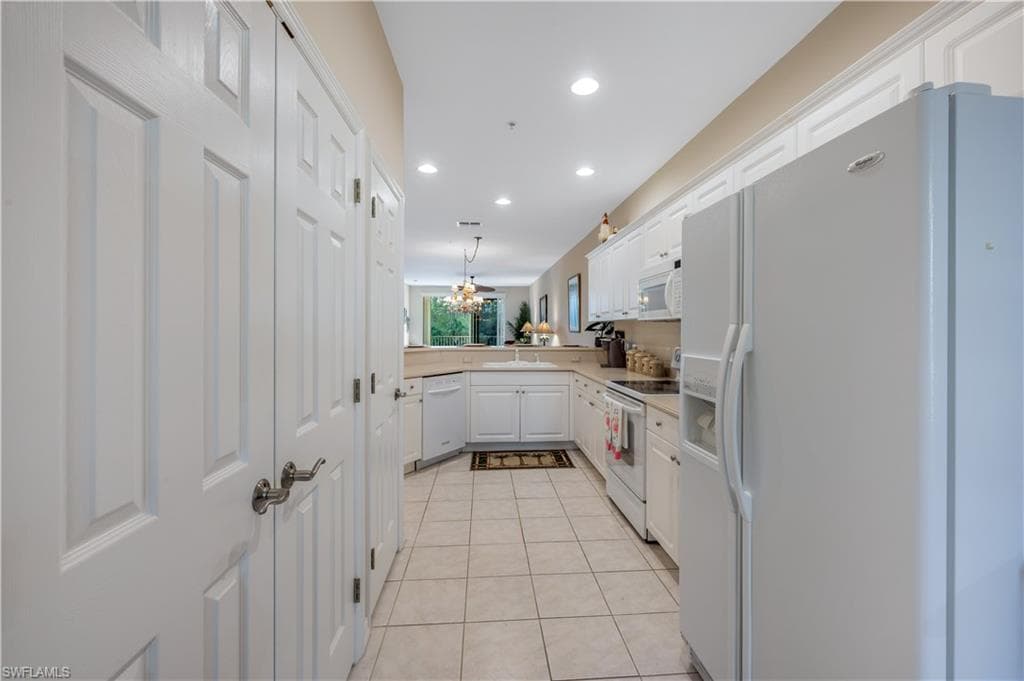 4864 Hampshire Ct 106, Naples, FL 34112-16