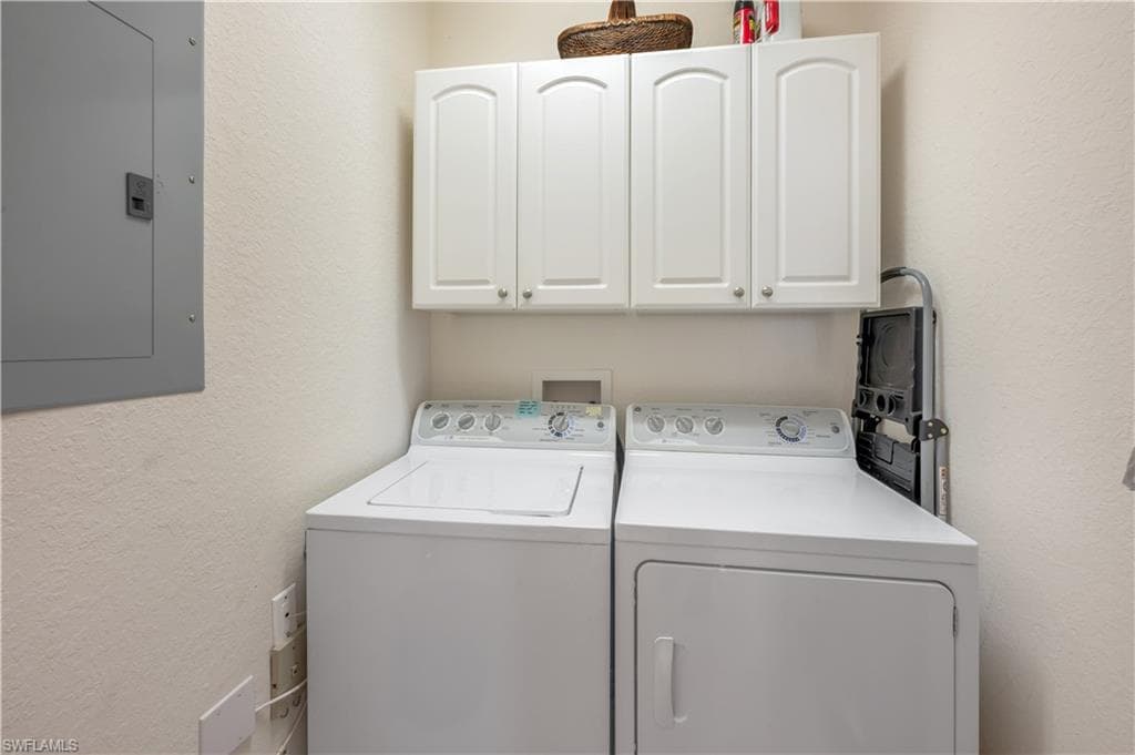 4864 Hampshire Ct 106, Naples, FL 34112-30