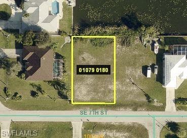 427 7th St, Cape Coral, FL 33990-4