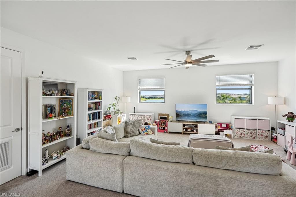 20109 Hartford Blvd, Estero, FL 33928-4