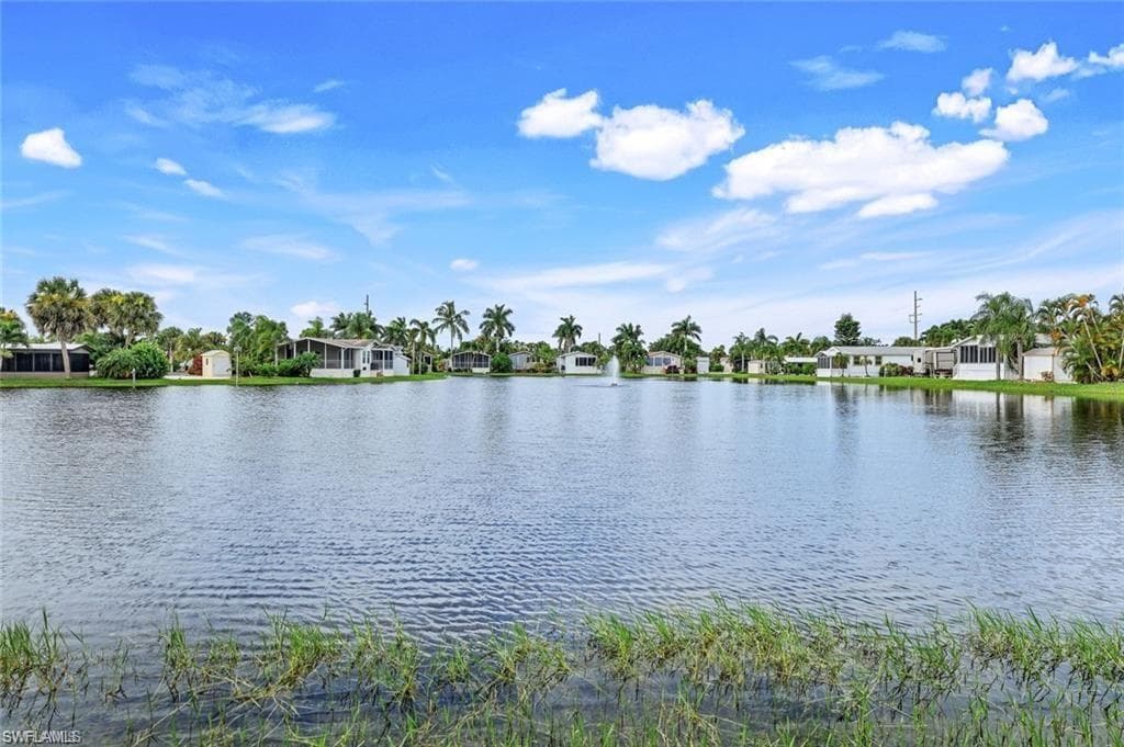 1015 Diamond Lake Cir, Naples, FL 34114-5