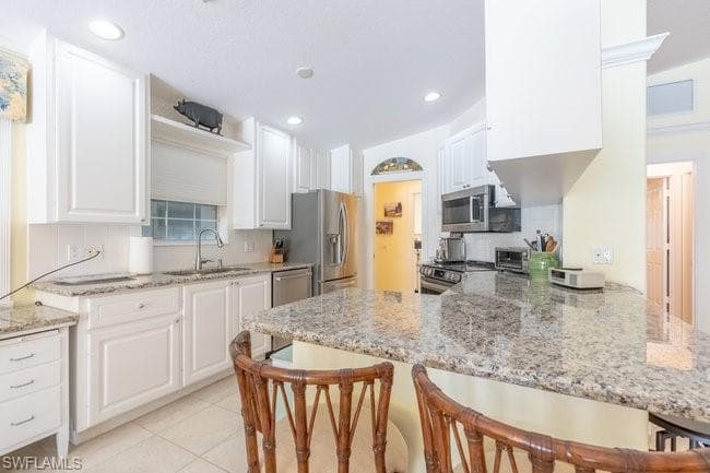 7430 Emilia Ln, Naples, FL 34114-9