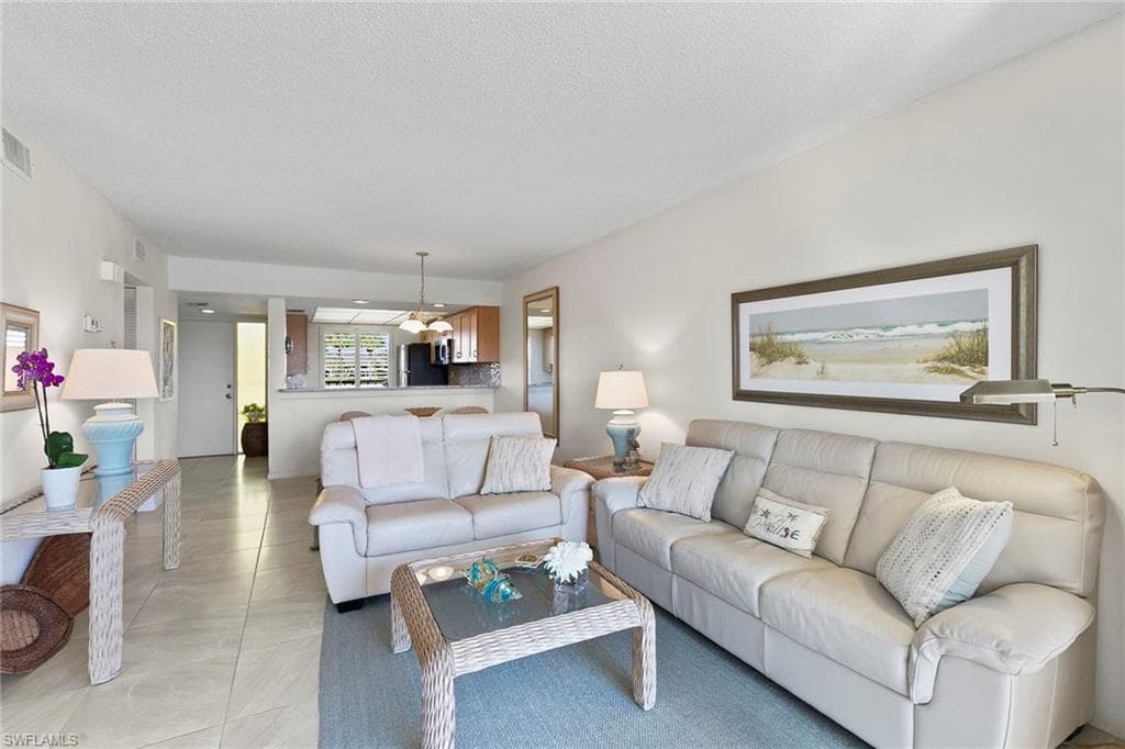 21440 Bay Village Dr 124, Fort Myers Beach, FL 33931-4