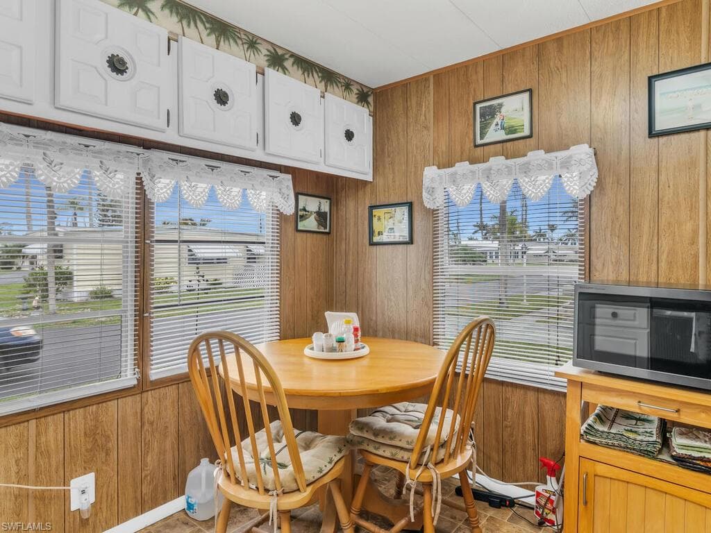 35 Cimmaron Trl 100, Naples, FL 34113-9