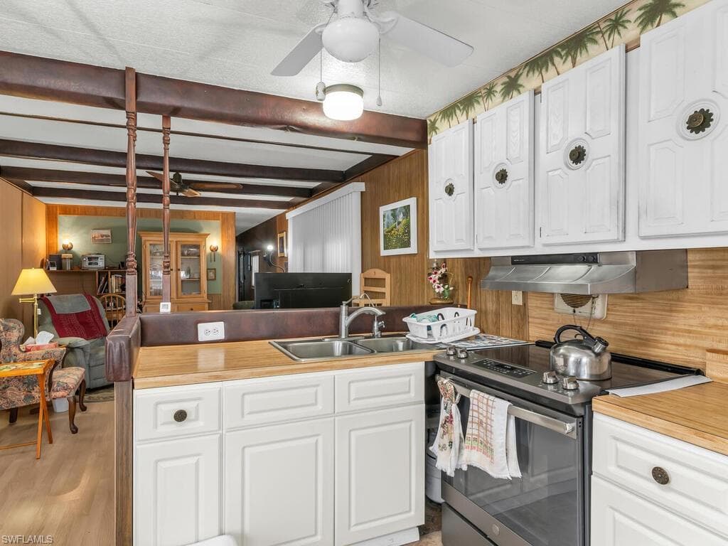 35 Cimmaron Trl 100, Naples, FL 34113-10
