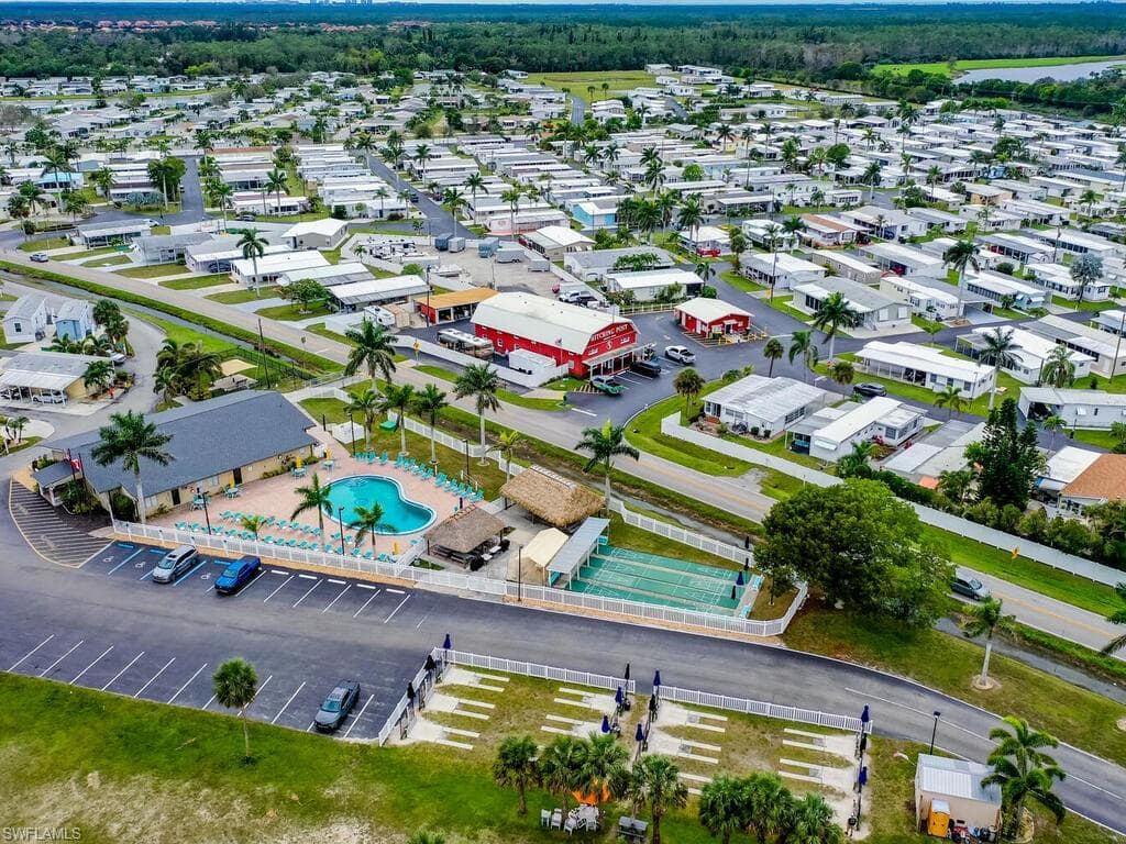 35 Cimmaron Trl 100, Naples, FL 34113-19