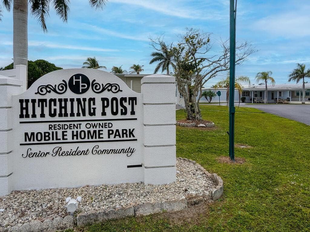 35 Cimmaron Trl 100, Naples, FL 34113-26