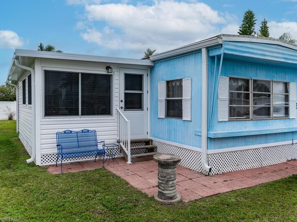 35 Cimmaron Trl 100, Naples, FL 34113-2