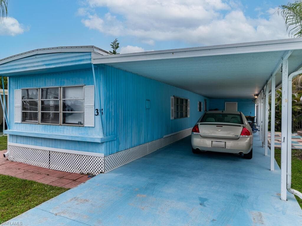 35 Cimmaron Trl 100, Naples, FL 34113-4