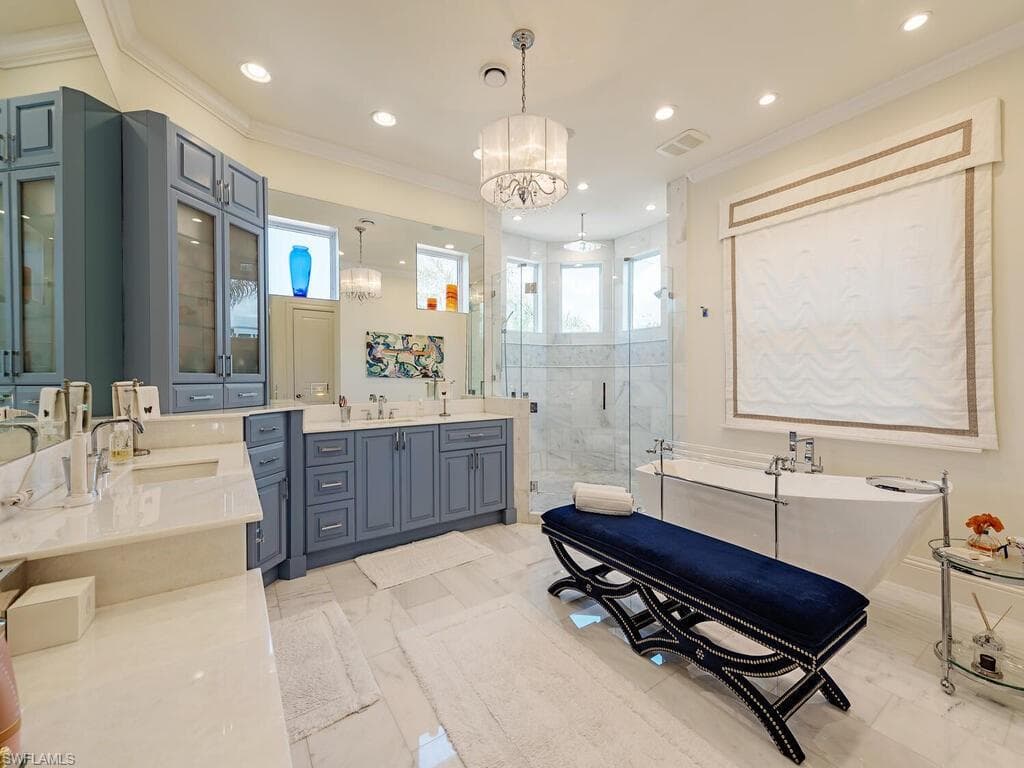 140 Conners Ave, Naples, FL 34108-9