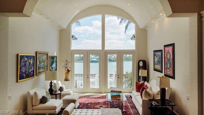 140 Conners Ave, Naples, FL 34108-4