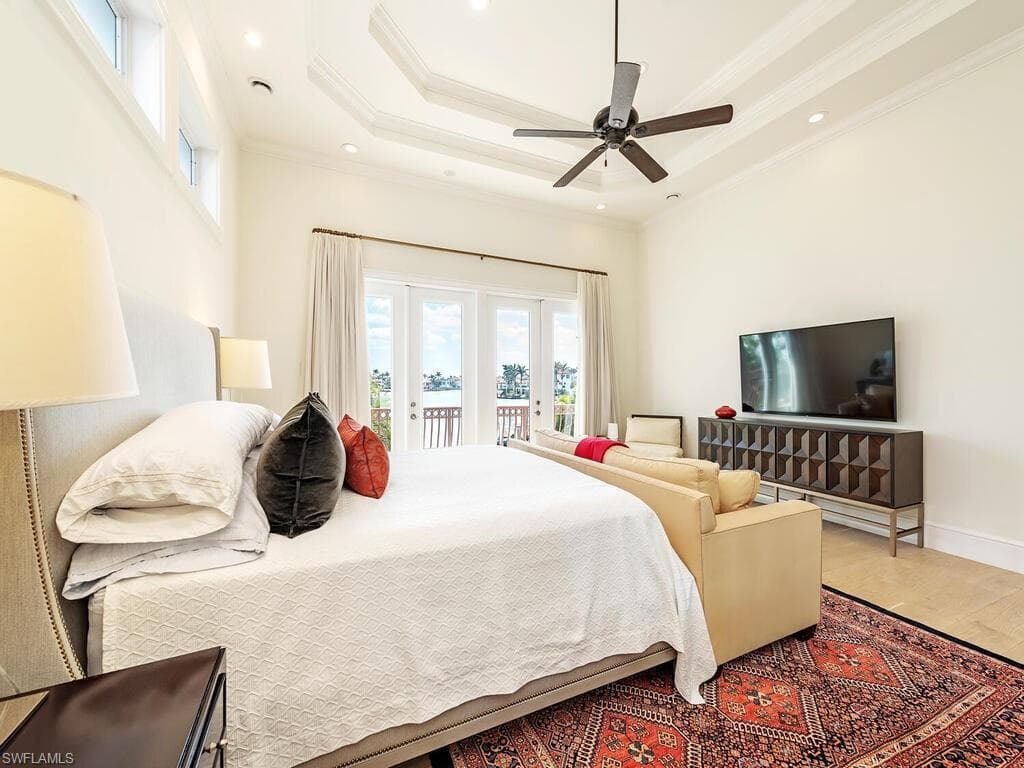 140 Conners Ave, Naples, FL 34108-8