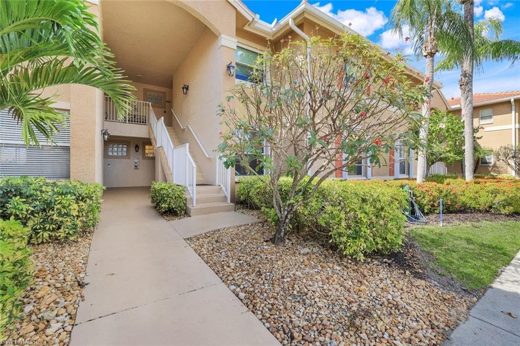 6930 Huntington Lakes Cir 102, Naples, FL 34119-4