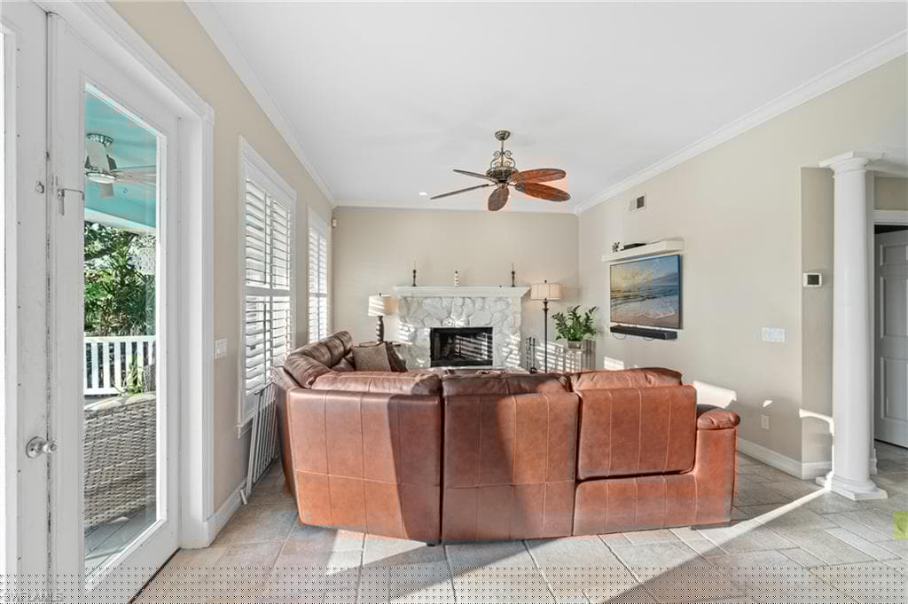 1495 Gordon River Ln, Naples, FL 34104-9