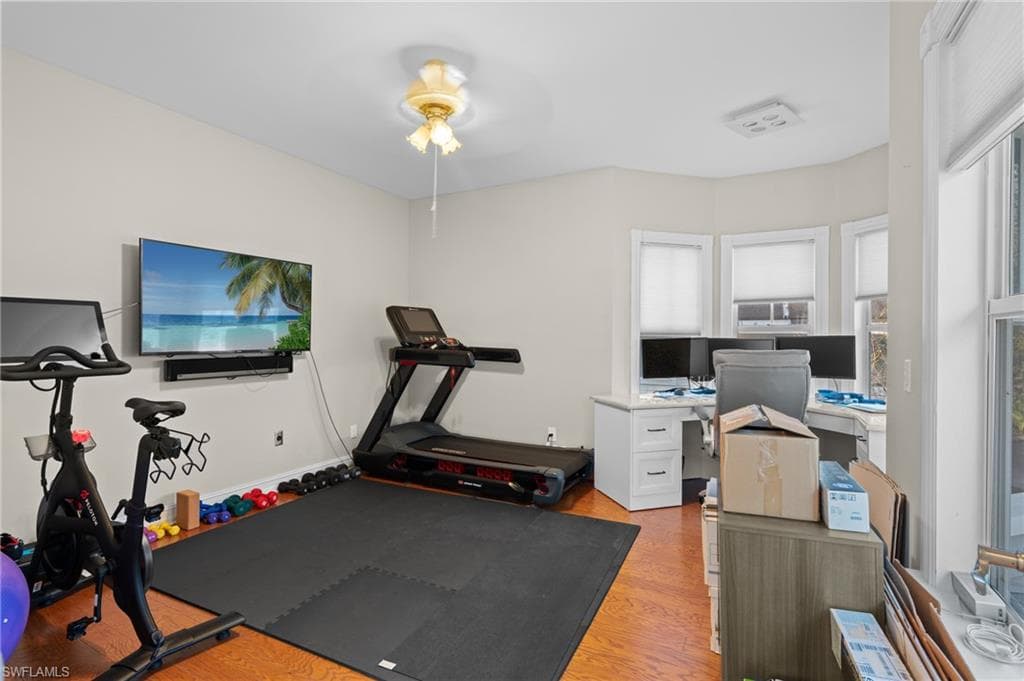 1495 Gordon River Ln, Naples, FL 34104-16