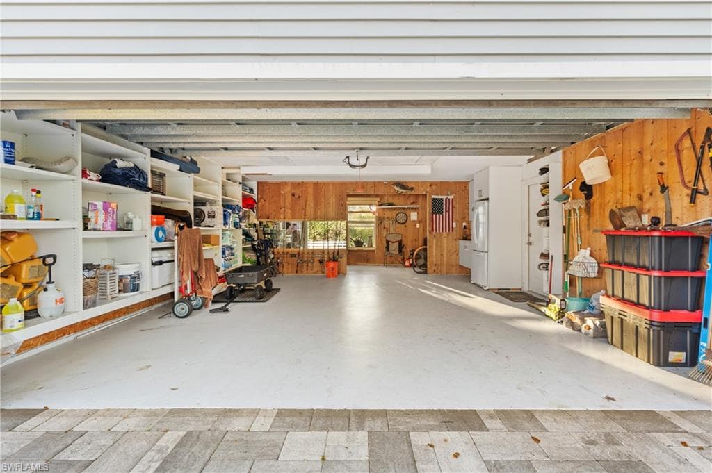 1495 Gordon River Ln, Naples, FL 34104-32
