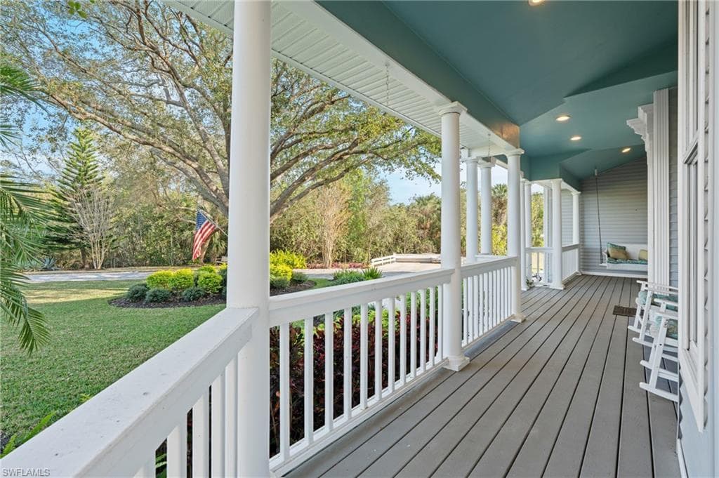 1495 Gordon River Ln, Naples, FL 34104-4
