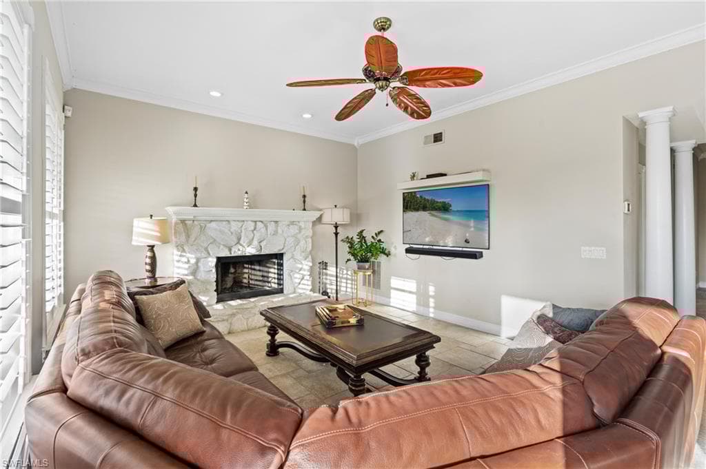 1495 Gordon River Ln, Naples, FL 34104-7