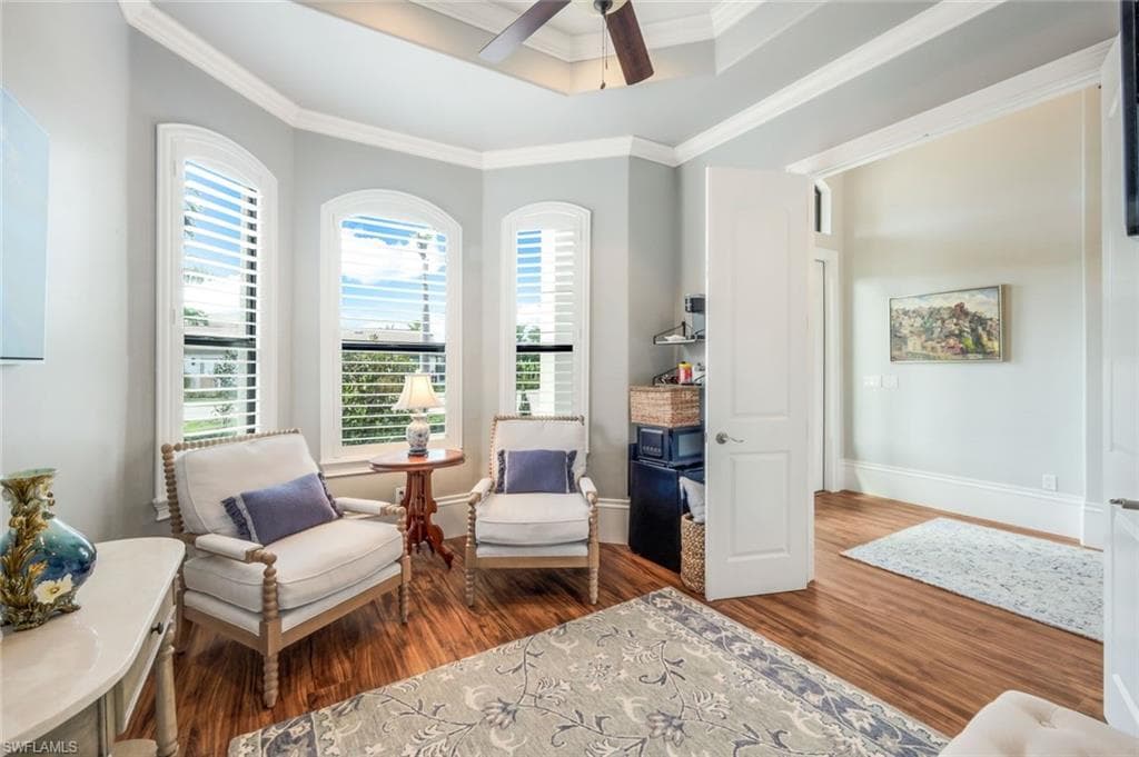 10340 Vanderbilt Dr, Naples, FL 34108-20