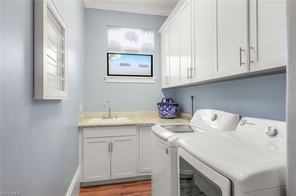 10340 Vanderbilt Dr, Naples, FL 34108-21