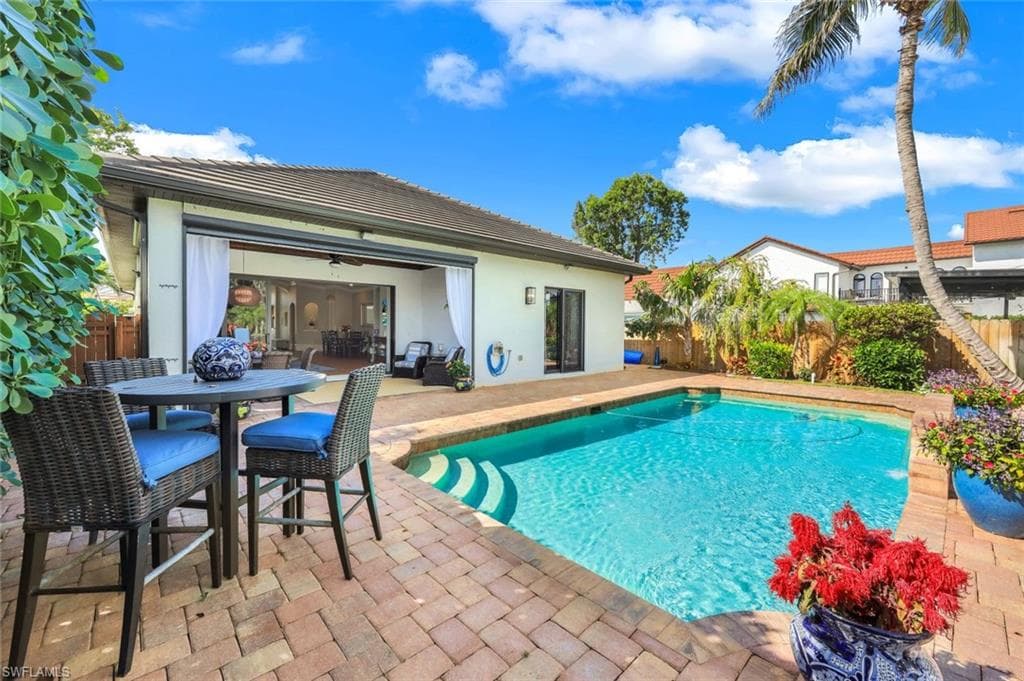 10340 Vanderbilt Dr, Naples, FL 34108-22