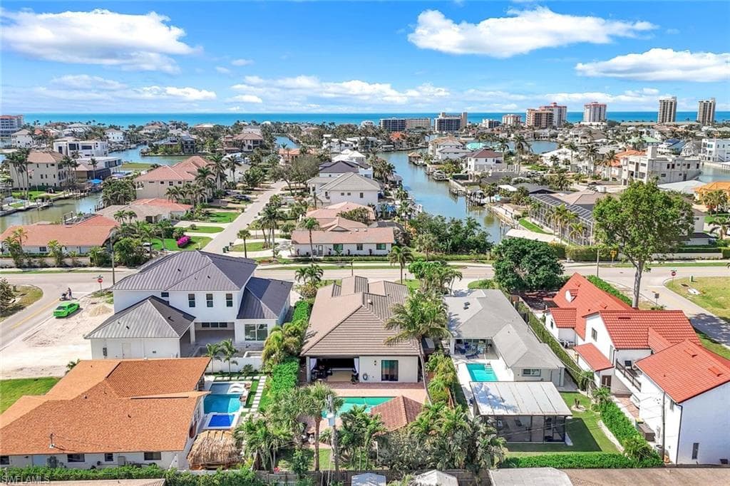 10340 Vanderbilt Dr, Naples, FL 34108-29