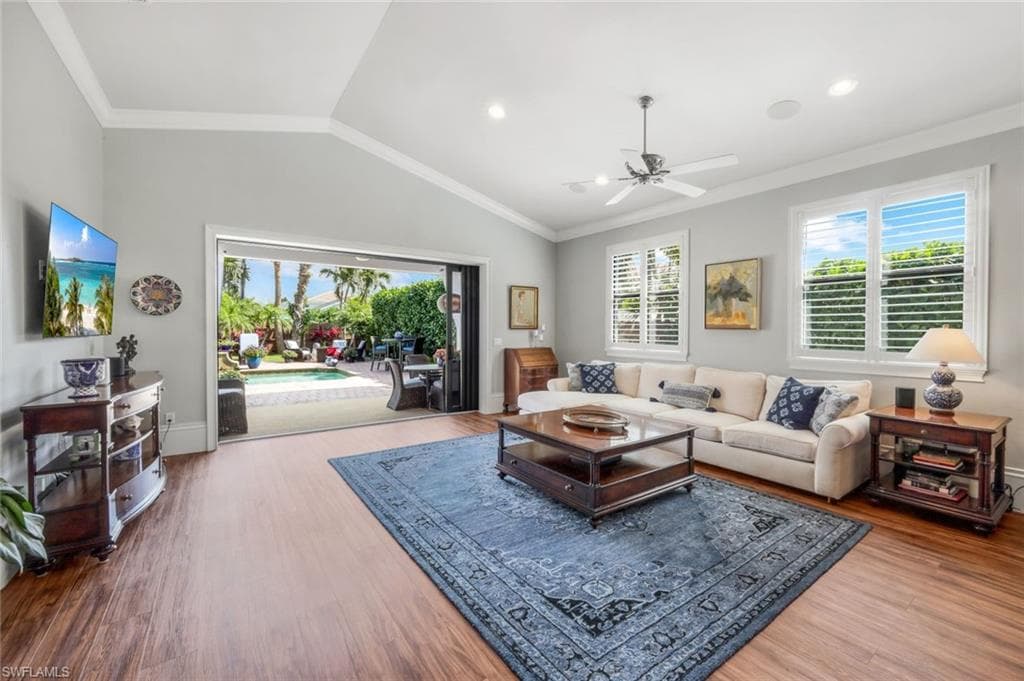 10340 Vanderbilt Dr, Naples, FL 34108-3