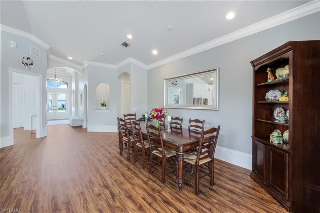 10340 Vanderbilt Dr, Naples, FL 34108-4
